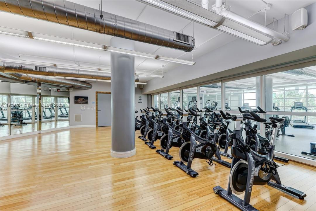 253 NE 2nd St 3503, Miami, Florida 33132, USA