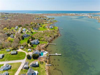 31 East Pond Road, Narragansett, רוד איילנד 02882, ארצות הברית של אמריקה