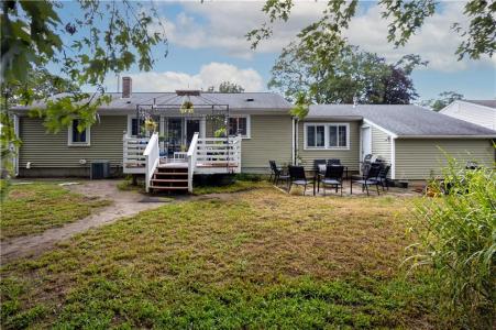 77 Adrian Street, Warwick, RI 02886, USA