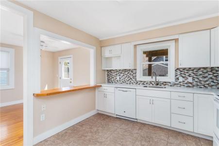 23 Holland Street 1, Newport, Rhode Island 02840, USA