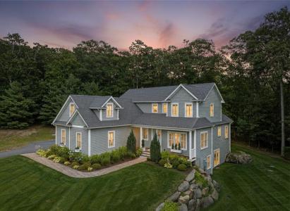 64 Knight View Drive, West Greenwich, RI 02817, USA
