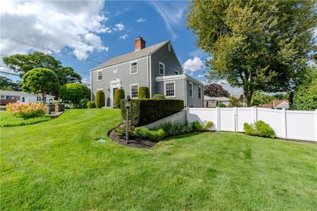 39 Jackson Road, Cranston, Rhode Island 02920