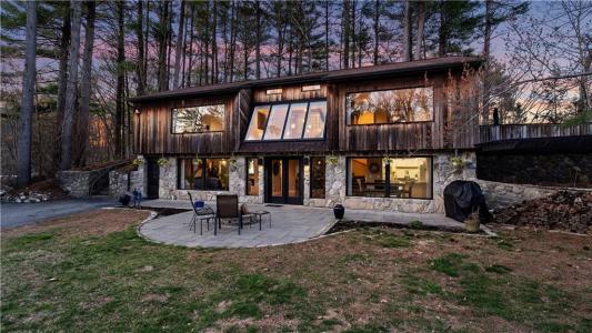 25 Mountaindale Road, Smithfield, RI 02917, USA