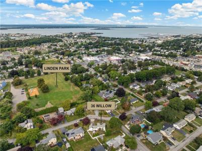 36 Willow Avenue, Middletown, Rhode Island 02842, HOA KỲ
