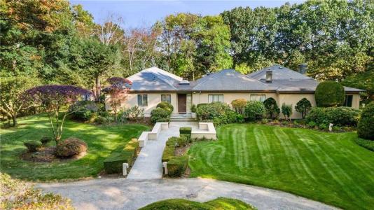 15 Noto Drive, North Providence, RI 02904, USA