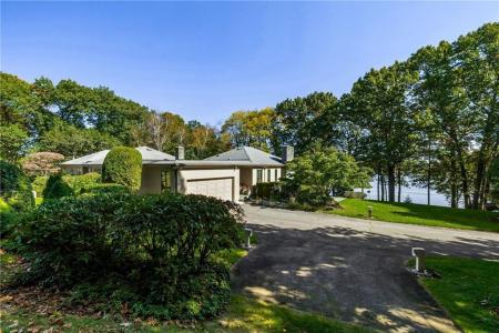 15 Noto Drive, North Providence, ロードアイランド 02904, アメリカ合衆国