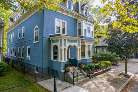 32 Oak Street 2, Providence, RI 02909, USA