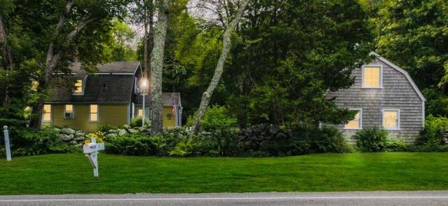 1300 Middle Road, East Greenwich, Rhode Island 02818, USA