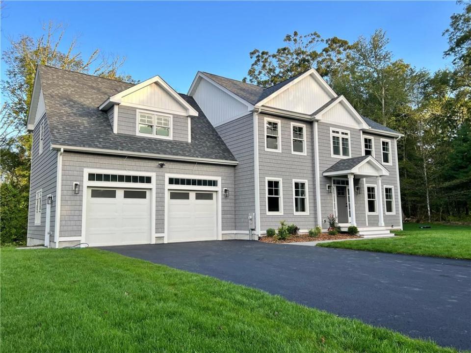 35 Red Maple Drive, Charlestown, Rhode Island 02813, Estados Unidos