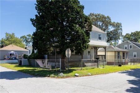 52 Uncas Street, Warwick, Rhode Island 02889, USA