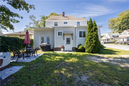 52 Uncas Street, Warwick, Rhode Island 02889, USA