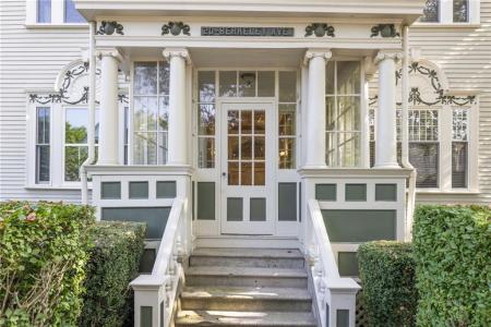 20 Berkeley Avenue 2, Newport, Rhode Island 02840