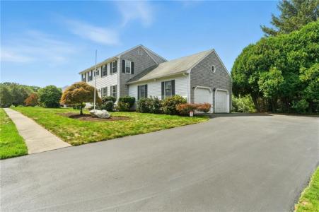 71 Paddock Drive, Warwick, RI 02886, USA