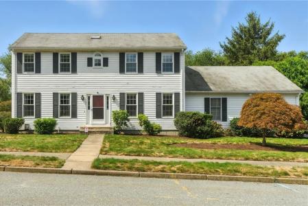 71 Paddock Drive, Warwick, Rhode Island 02886, HOA KỲ