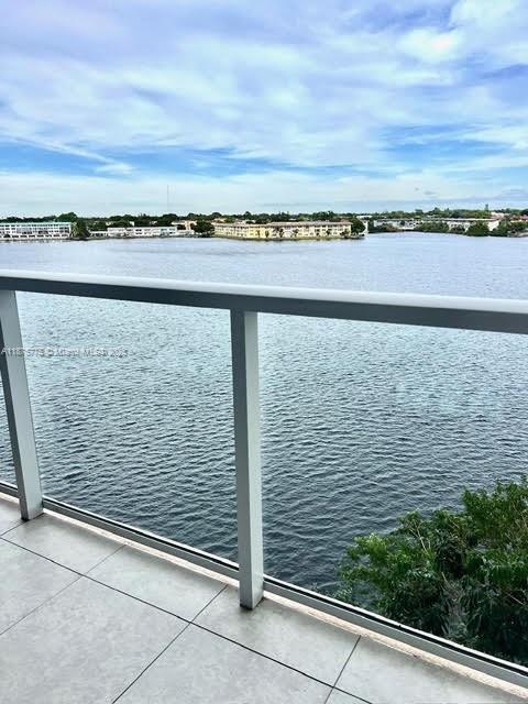 1301 NE Miami Gardens Dr 502W, Miami, Floride 33179, États-Unis