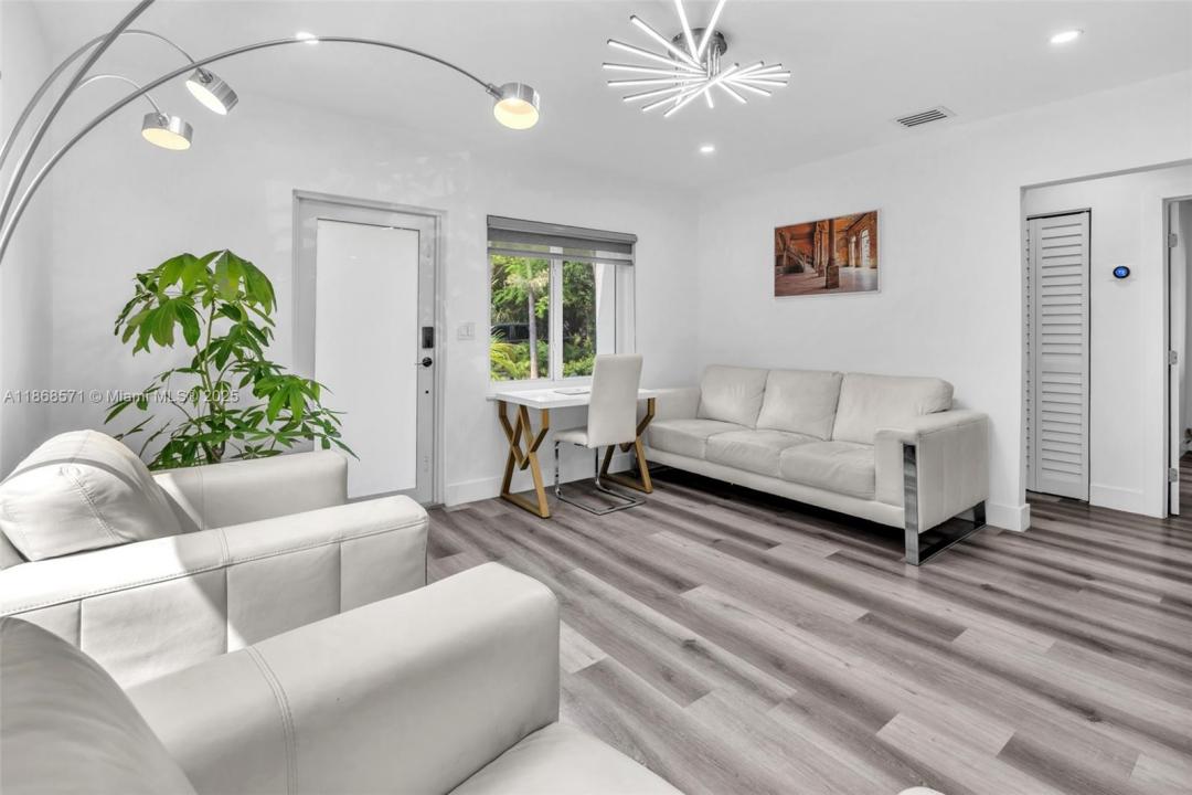 886 NE 134th St, North Miami, Florida 33161