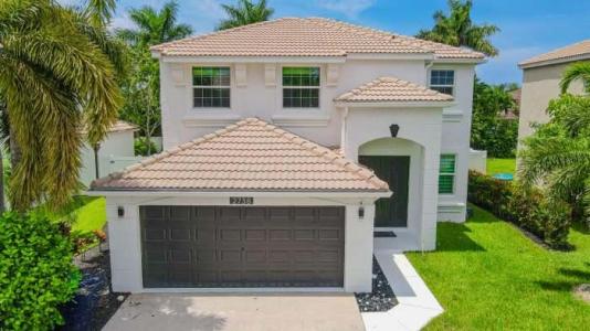 2738 Misty Oaks Circle Circle, Royal Palm Beach, Florida 33411