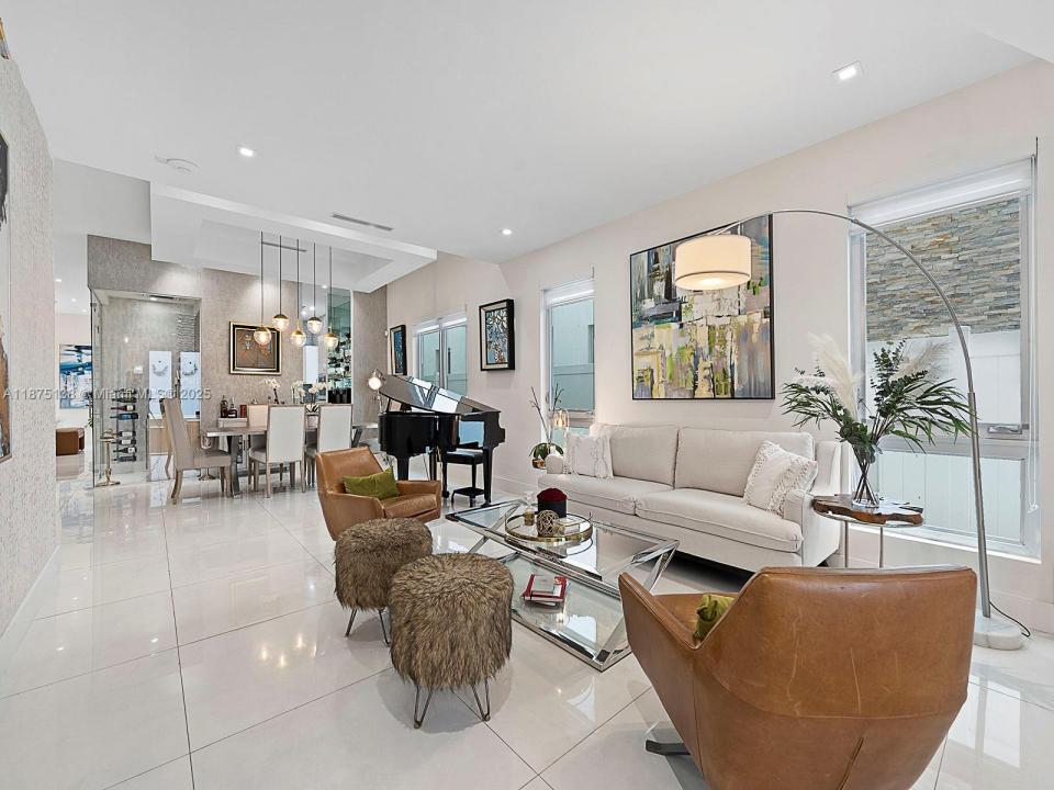 8271 NW 34th Dr ., Doral, Florida 33122