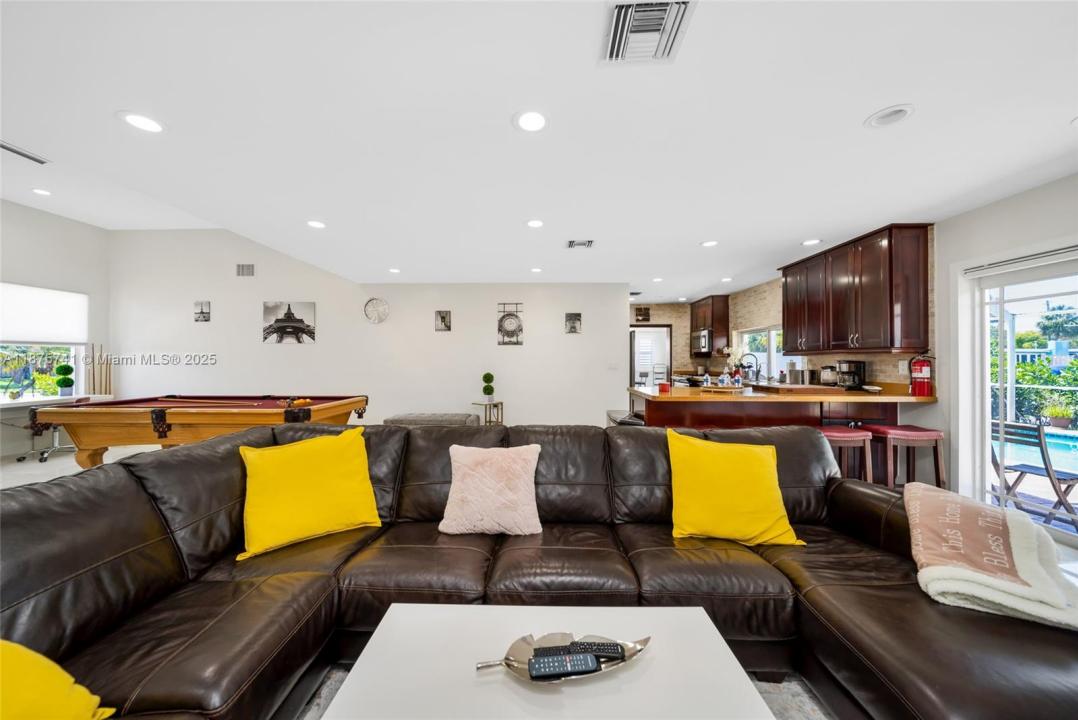 31 SE 12th St, Pompano Beach, Florida 33060, Stati Uniti