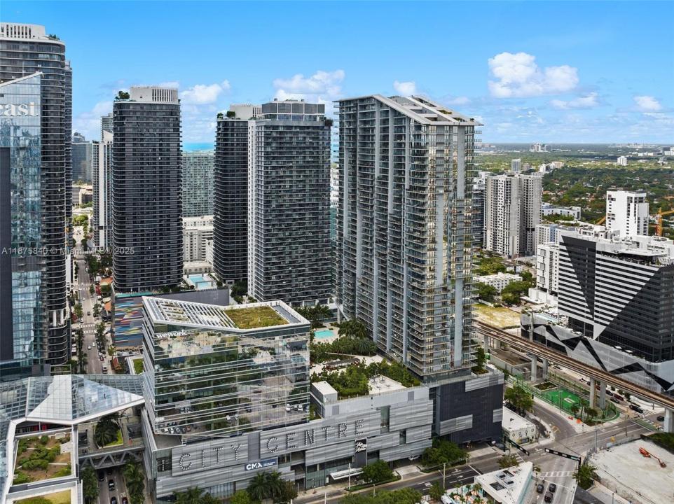 88 SW 7th St 1403, Miami, Florida 33130