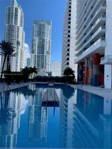 50 Biscayne Blvd 3205, Miami, Florida 33132, USA