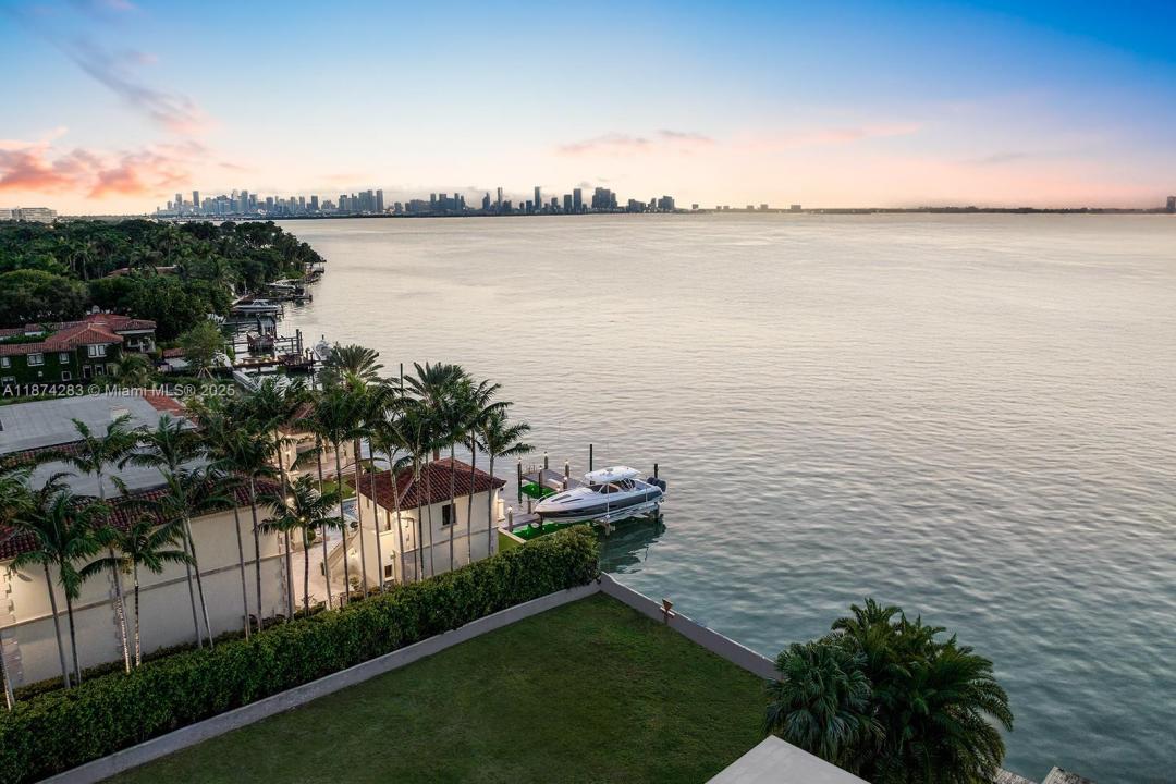 5226 N Bay Rd, Miami Beach, Florida 33140, Estados Unidos