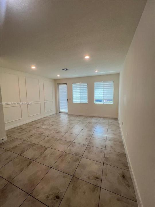 10295 NW 64th Ter 102, Doral, Florida 33178, Stati Uniti