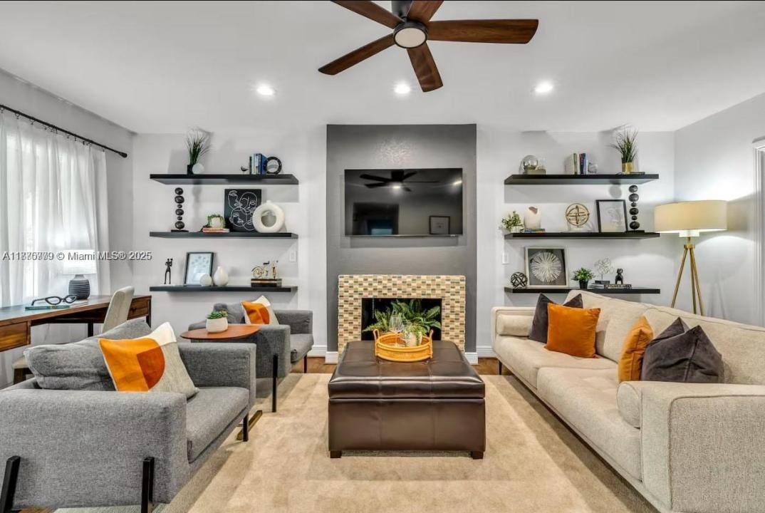 110 SE 11th Ave, Fort Lauderdale, Флорида 33301, Соединенные Штаты