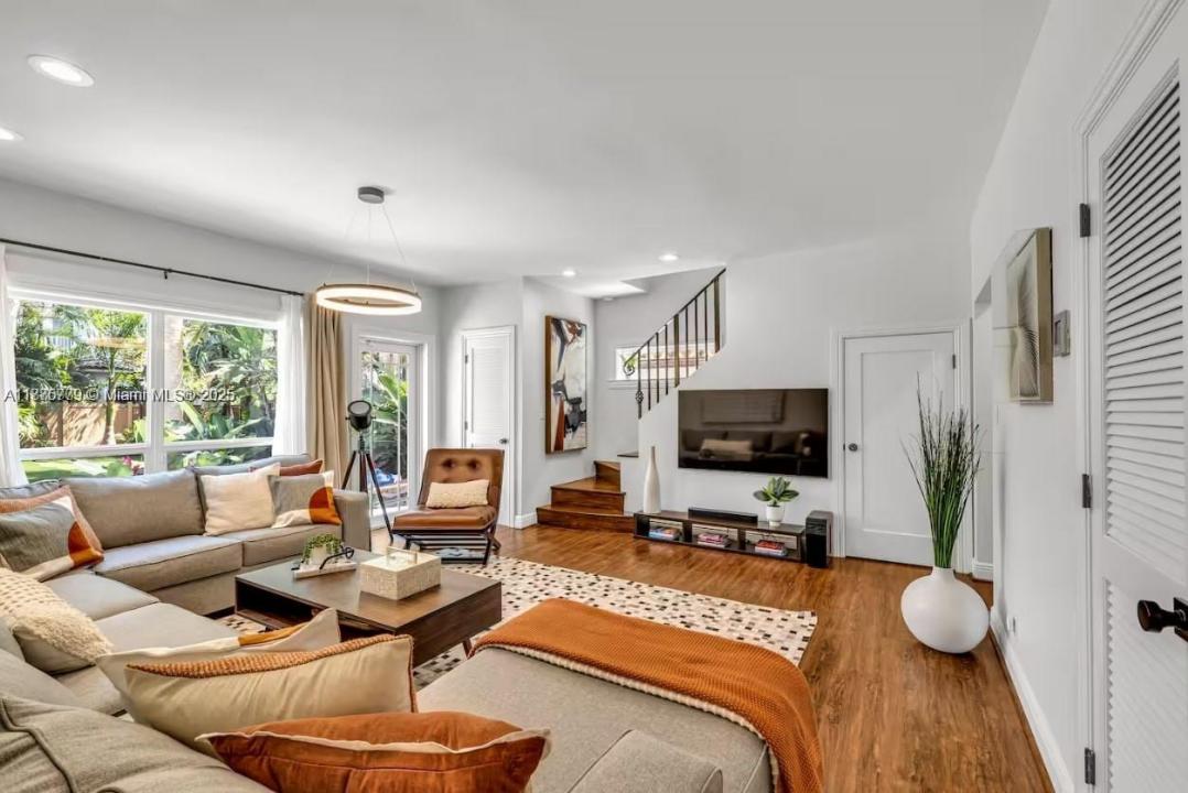 110 SE 11th Ave, Fort Lauderdale, Флорида 33301, Соединенные Штаты
