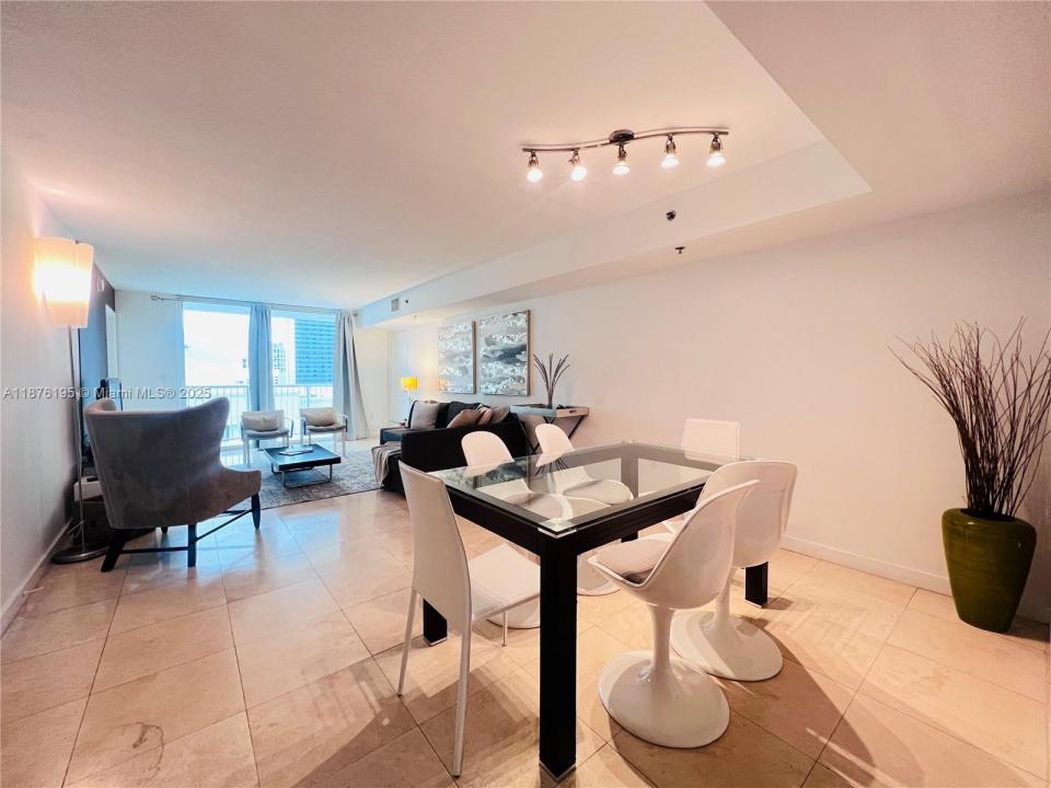 1200 Brickell Bay Dr 2809, Miami, Flórida 33131, Estados Unidos