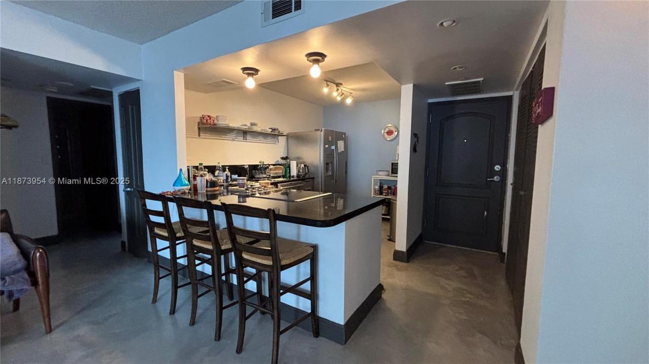 3675 N Country Club Dr 2209, Aventura, Florida 33180
