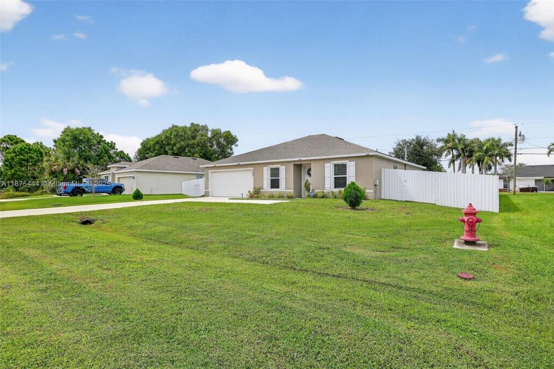 1049 SW California Blvd, Port St. Lucie, Florida 34953, HOA KỲ
