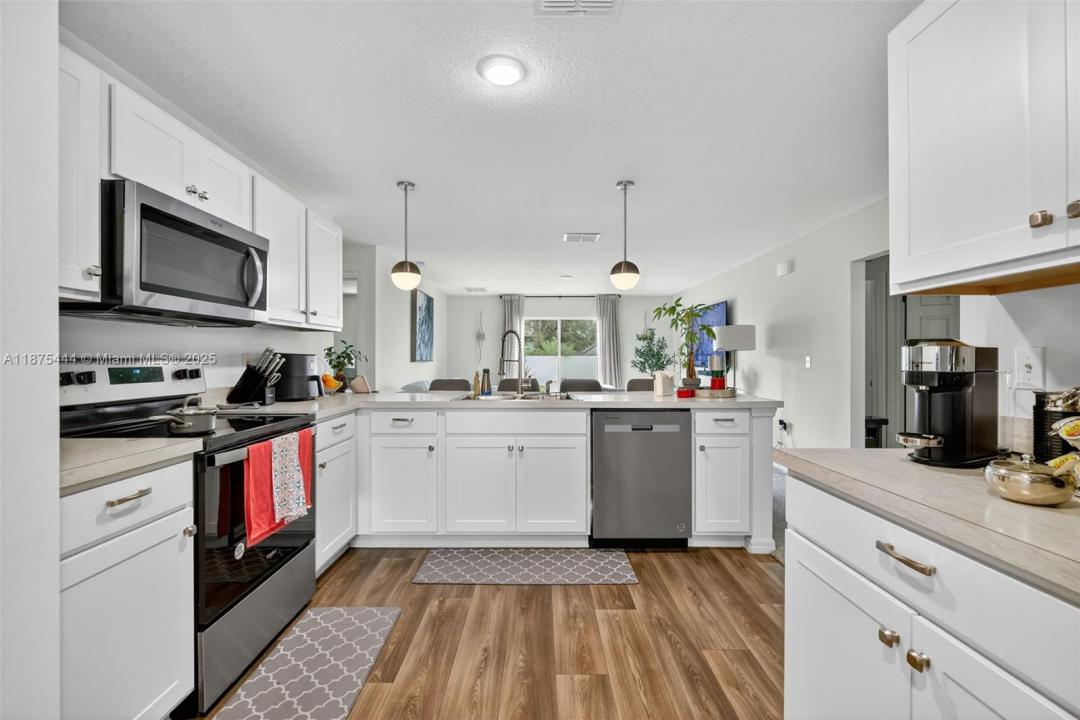 1049 SW California Blvd, Port St. Lucie, Florida 34953, HOA KỲ