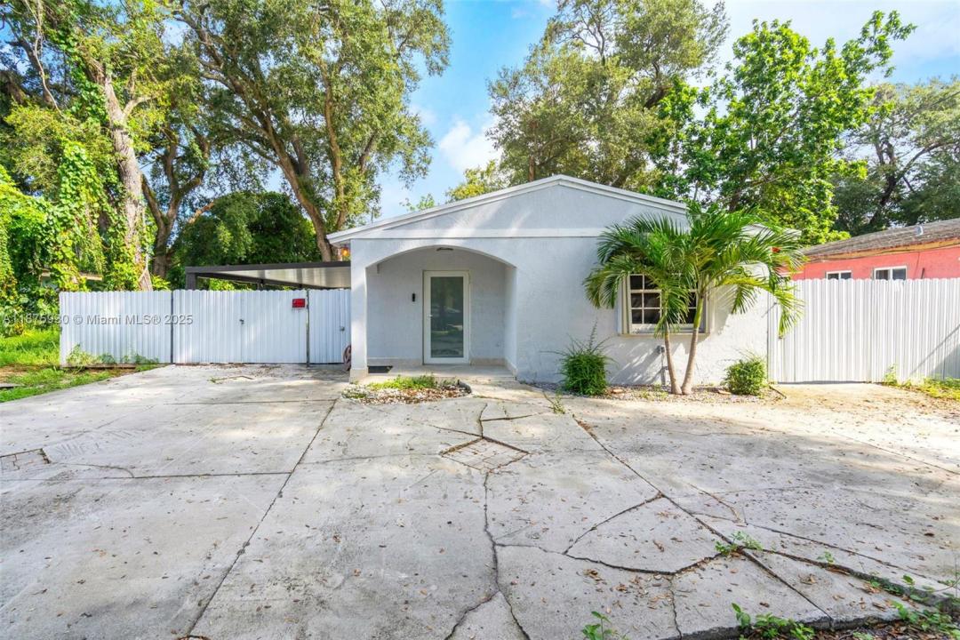 431 NE 163rd St, Miami, 佛罗里达州 33162, 美国