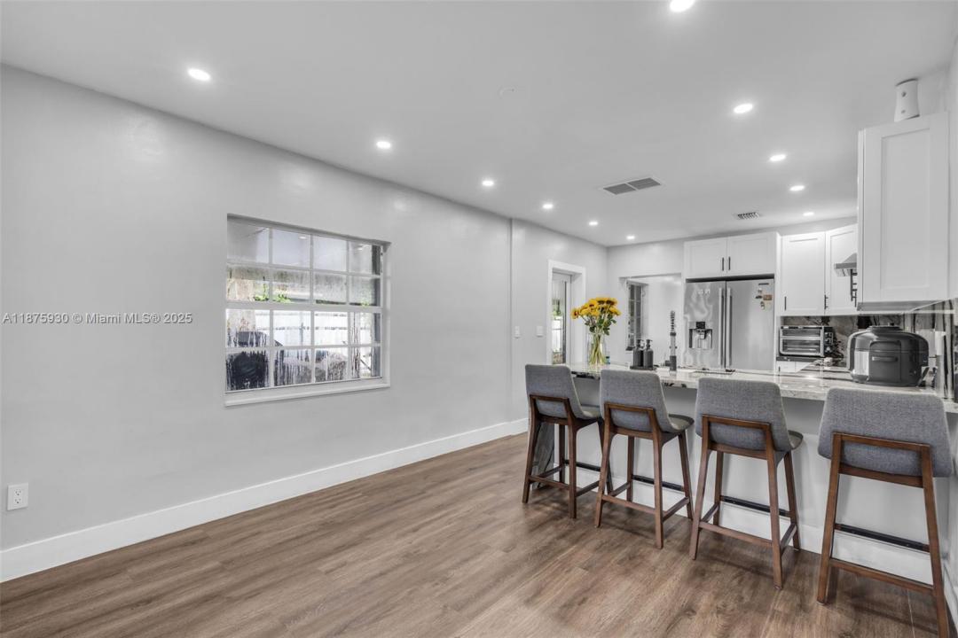 431 NE 163rd St, Miami, 佛罗里达州 33162, 美国