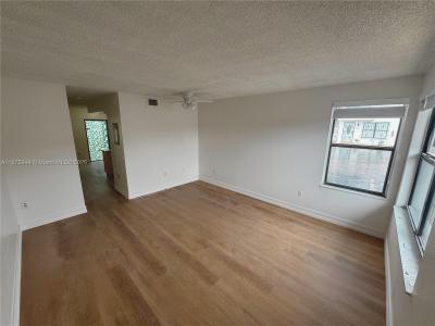 2071 W 54th St 77, Hialeah, Florida 33016, USA