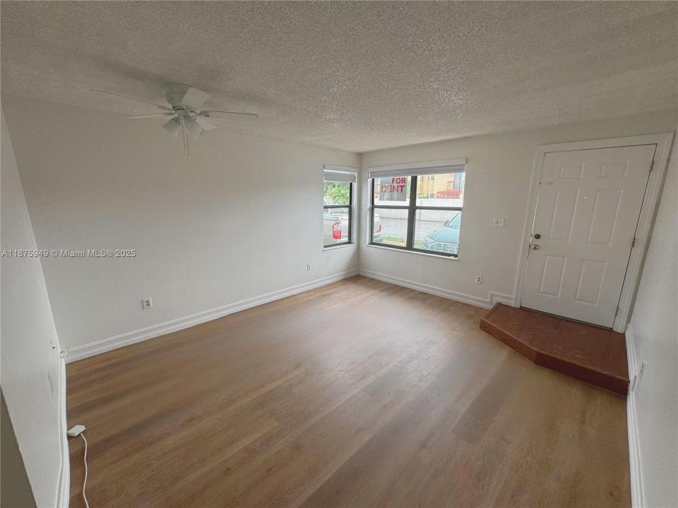 2071 W 54th St 77, Hialeah, Florida 33016