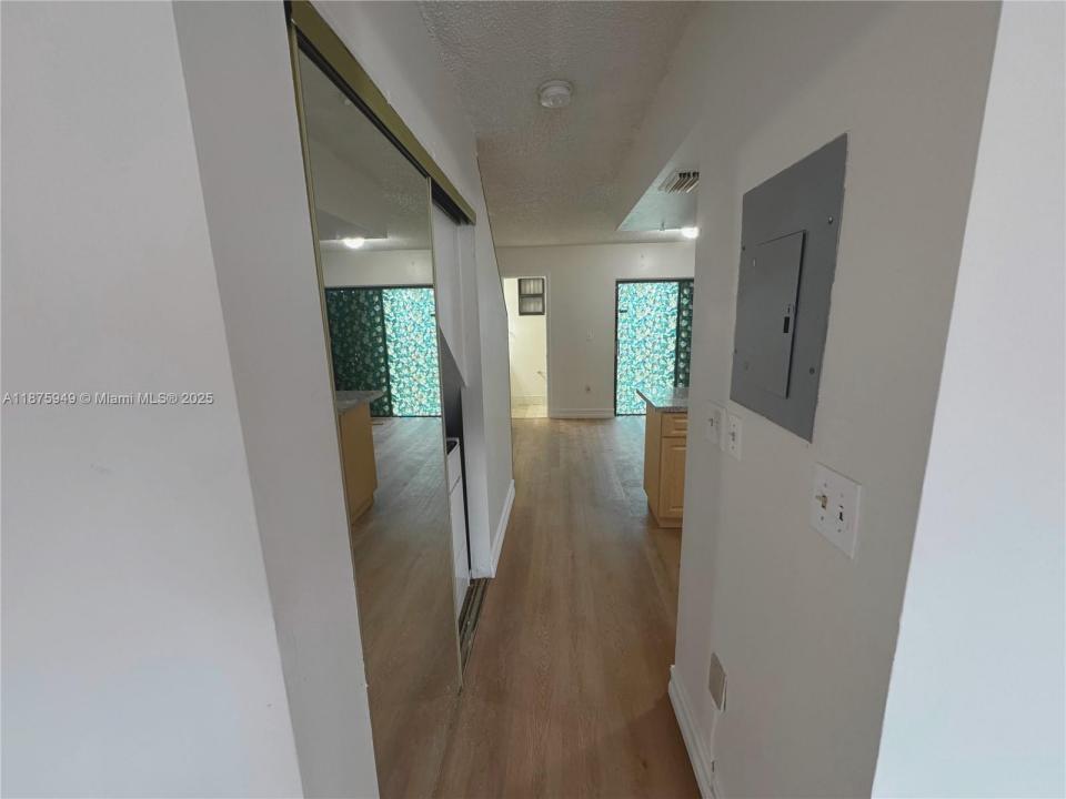 2071 W 54th St 77, Hialeah, Florida 33016