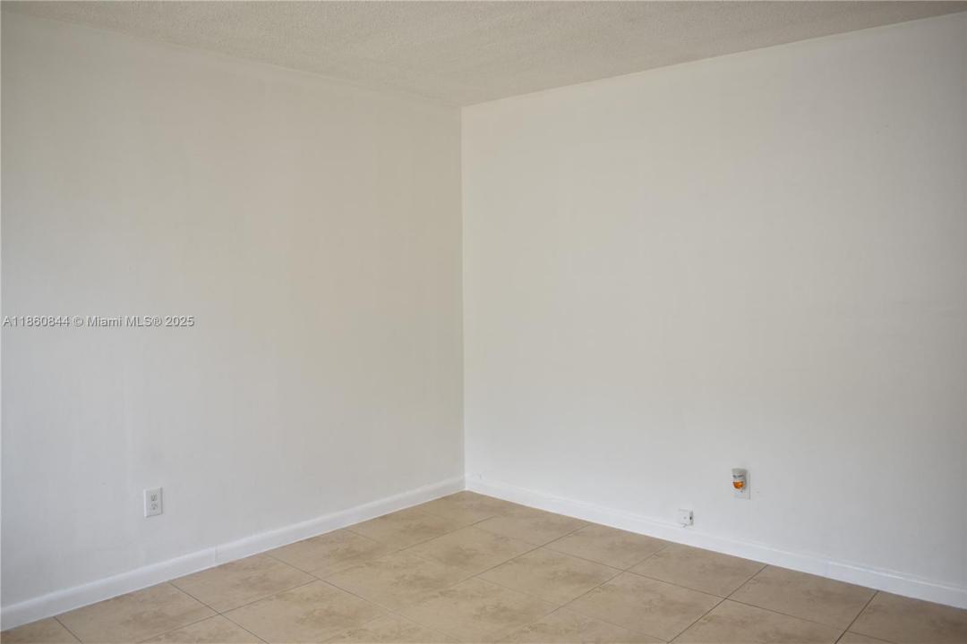 932 Moffett St 7, Hallandale Beach, Florida 33009, Stati Uniti
