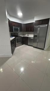 8363 Lake Dr 403, Doral, Florida 33166, USA