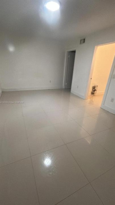 8363 Lake Dr 403, Doral, Florida 33166, Stati Uniti