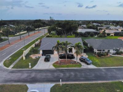 1010 Joyce CT, Venice, Florida 34293, USA