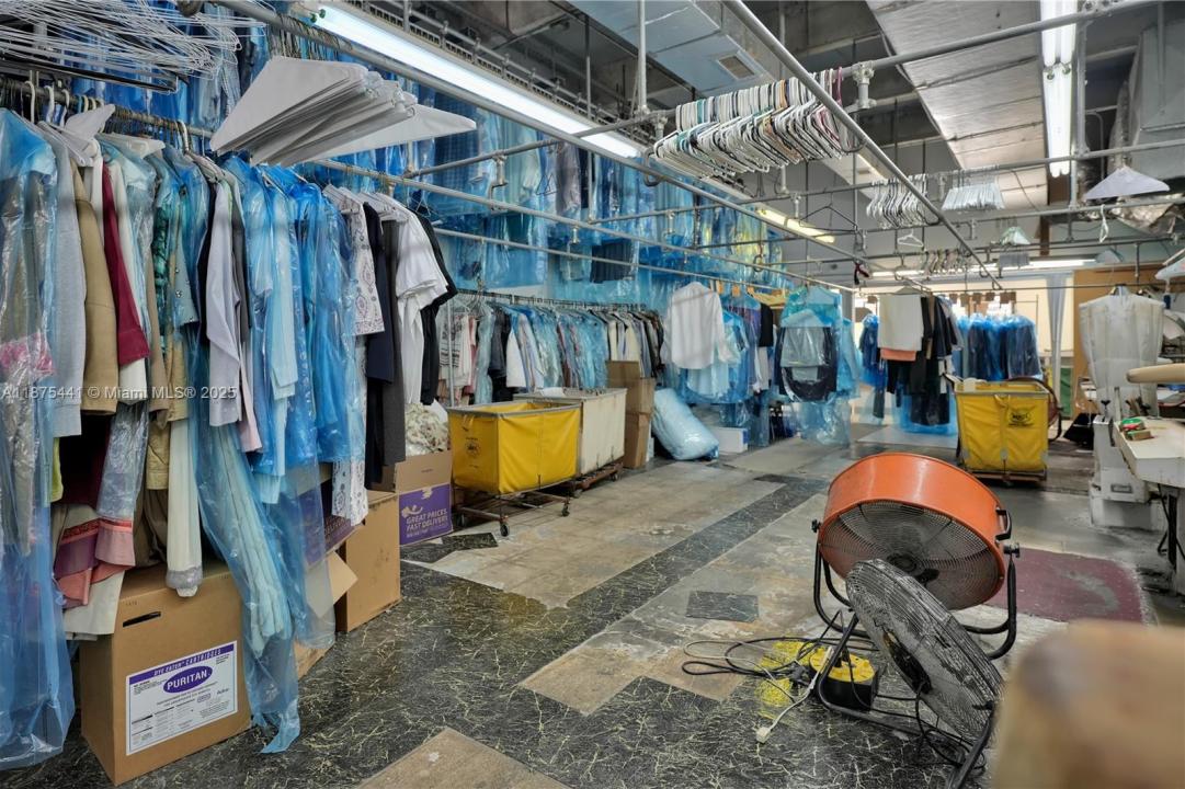 8279 S Dixie Hwy, Miami, Флорида 33143, Соединенные Штаты