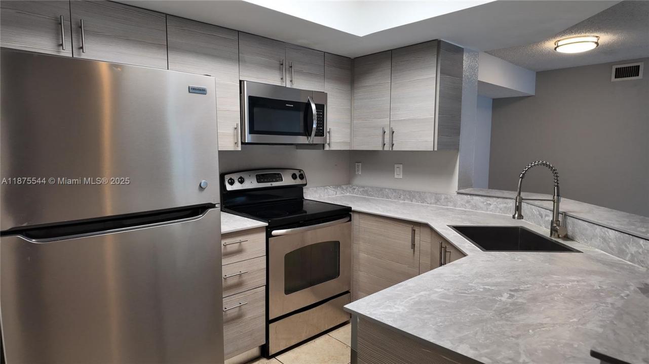 9044 W Atlantic Blvd 321, Coral Springs, Florida 33071, HOA KỲ