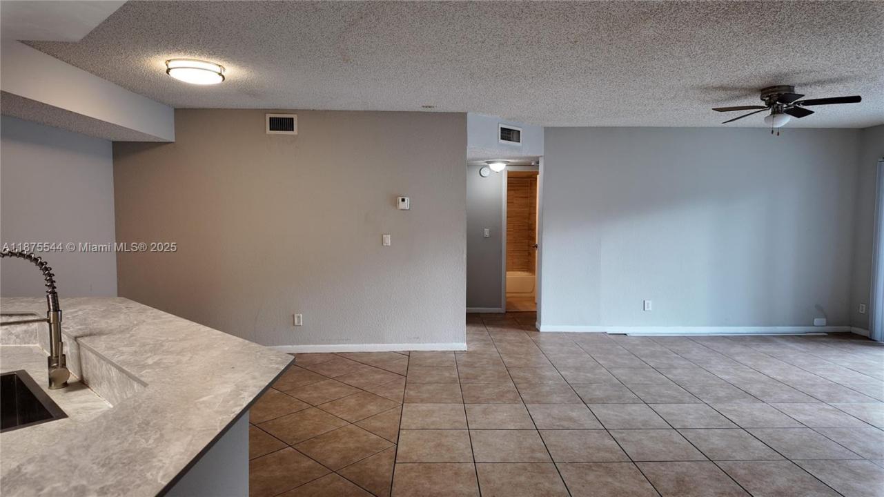 9044 W Atlantic Blvd 321, Coral Springs, Florida 33071, HOA KỲ
