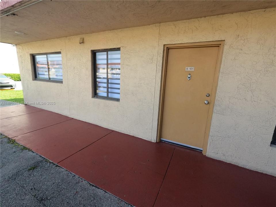 9911 W Okeechobee Rd 1-101, Hialeah Gardens, Florida 33016, Estados Unidos