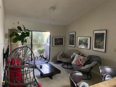 7070 NW 179th St 201, Hialeah, Florida 33015, USA