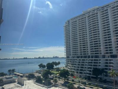 600 NE 36th St 821, Miami, Florida 33137, USA