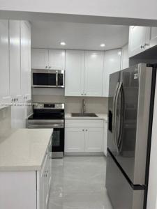 2905 Pierce St 10, Hollywood, Florida 33020, USA