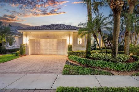 2557 Bay Pointe Dr, Weston, Florida 33327, USA